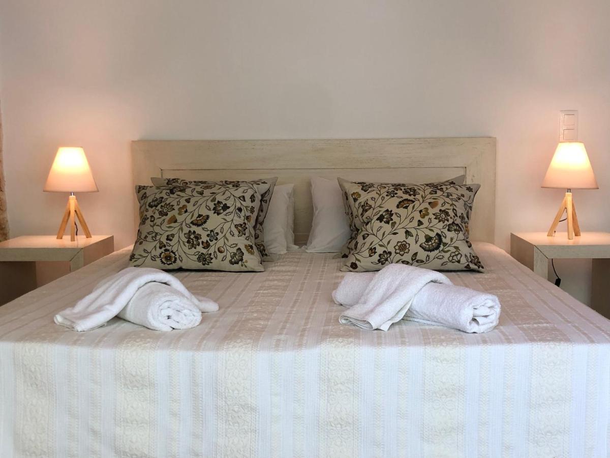 Marina Vista Luxury Studio Suites Beach Front Гувия Екстериор снимка