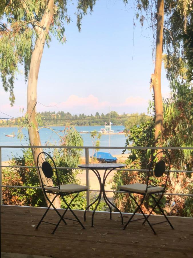 Marina Vista Luxury Studio Suites Beach Front Гувия Екстериор снимка